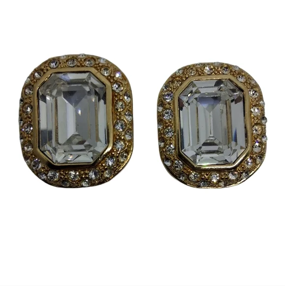 VINTAGE LARGE GOLD & WHITE GLASS RHINESTONE STATEMENT CLIP ON EARRINGS - Picture 3 of 6